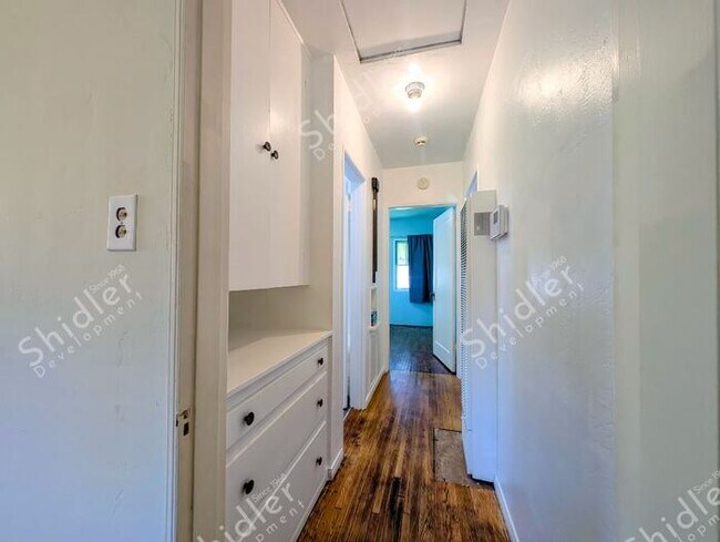 Building Photo - 2 Bedroom 1 Bath and 2 Massive Yard in North San Bernardino