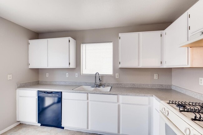 Building Photo - BEAUTIFUL 1 Story, 3 Bedroom 2 Bath Home Near Centennial Hills