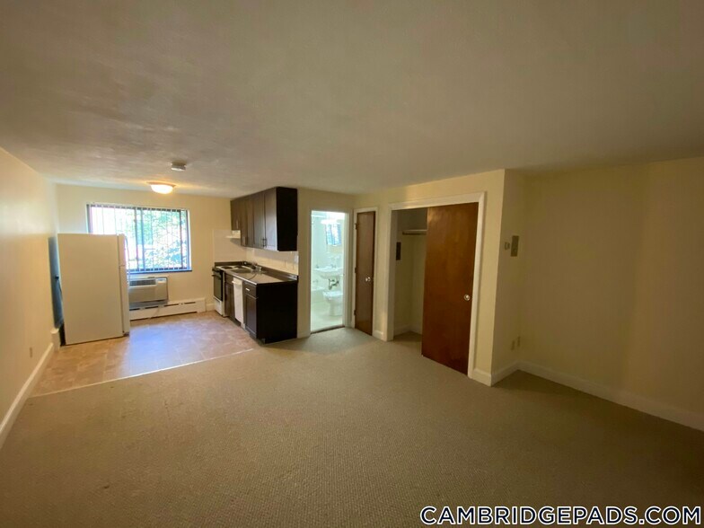 Building Photo - 9 Chester St