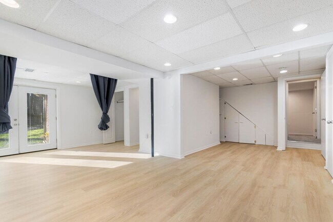 Building Photo - 17020 Briardale Rd