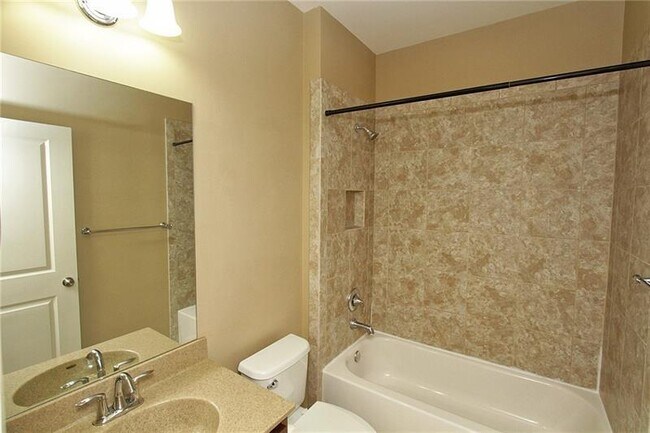 Building Photo - 7605 Lowery Oak Dr