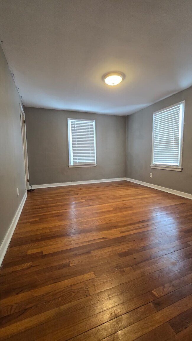 Building Photo - 119 Lincoln Ave