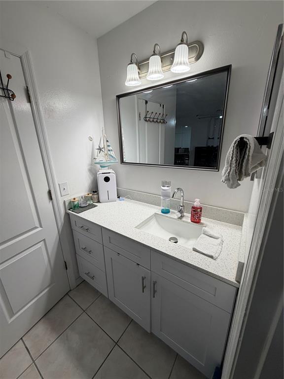 Building Photo - 305 Michigan Pl