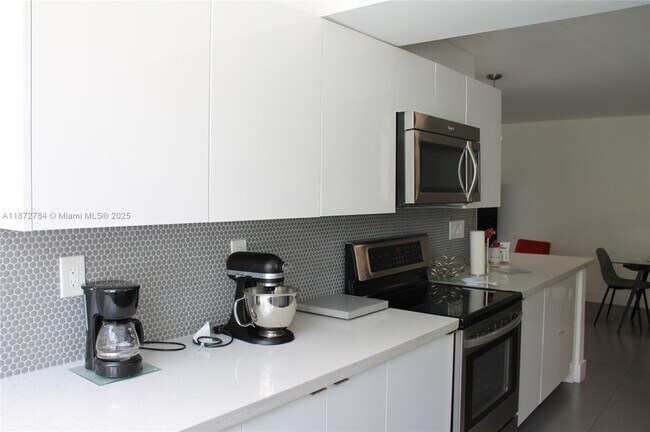 Building Photo - 9501 SW 1st Ct