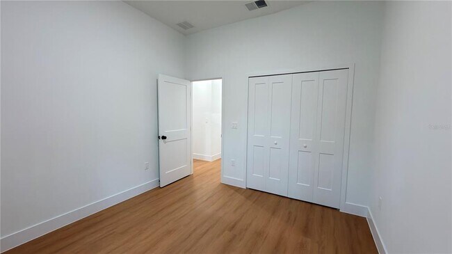 Building Photo - 7250 N Freeport Cir