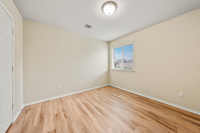 Building Photo - 6601 Cascade Dr