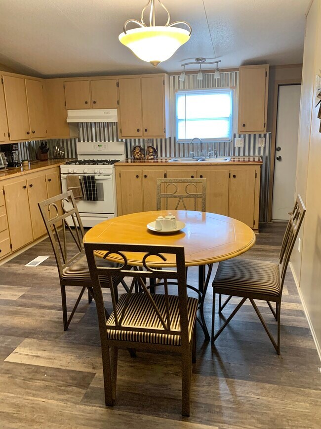 Building Photo - 112 Pine Knot Trail