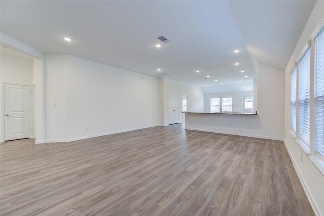 Building Photo - 5419 Tourmaline Wy