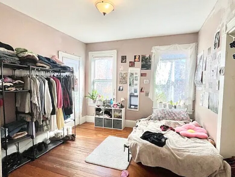 Building Photo - 83 Wensley St