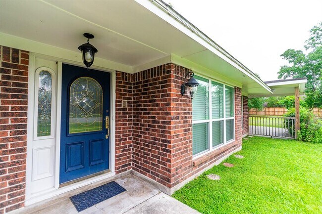 Building Photo - 12015 Cottonwood Ln