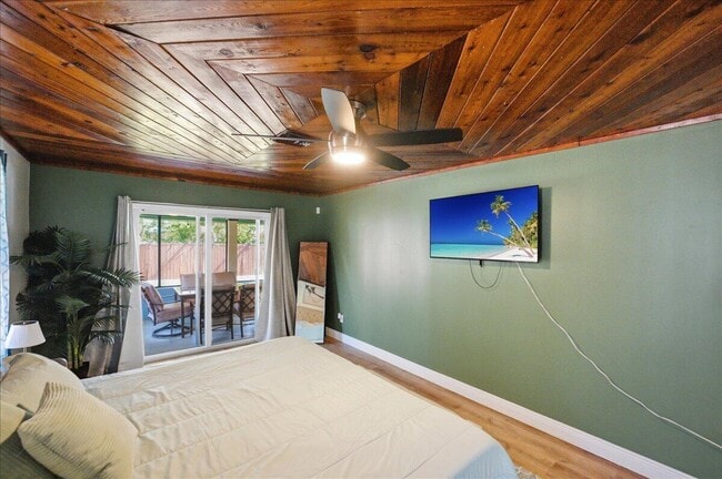 Building Photo - 1326 SW Bartell Ave