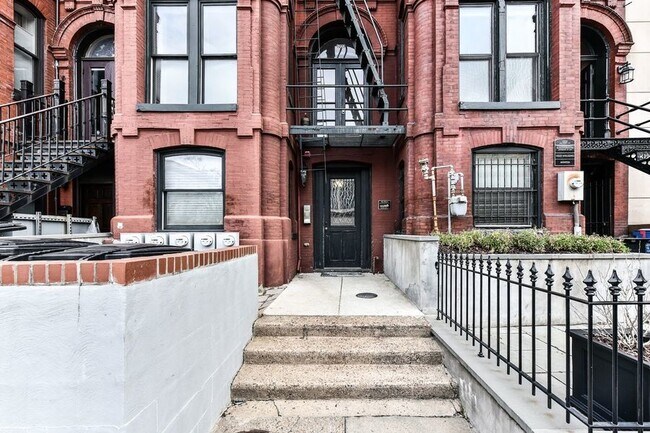 Building Photo - 1227 15th St NW