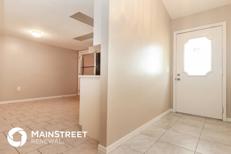 Building Photo - 2133 Lema Dr