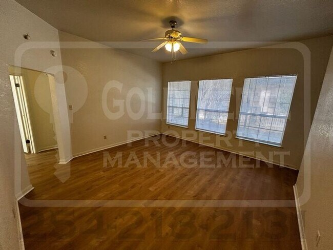 Building Photo - 1805 Diana Ln