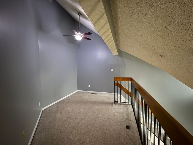 Building Photo - Sophisticated 2 Bed 2 Bath Condo with Loft...