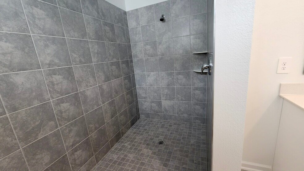 Building Photo - 1430 Brentwood Dr