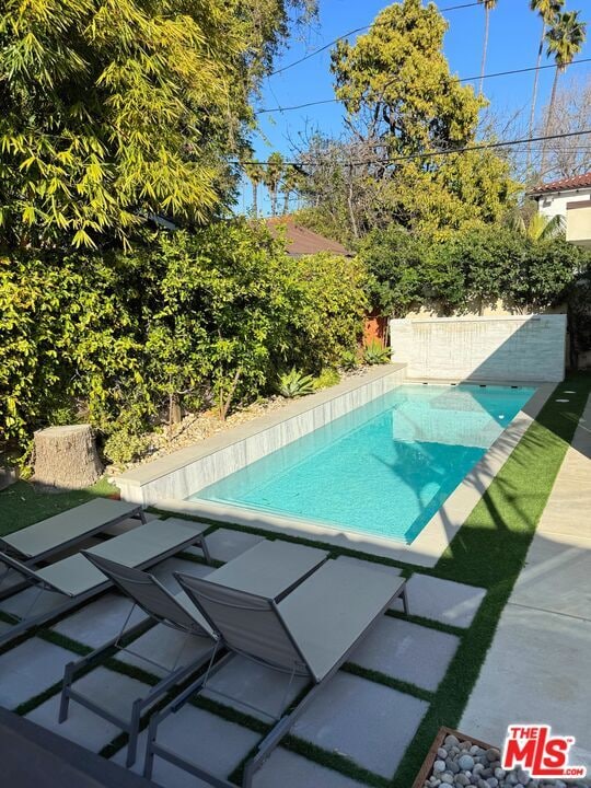 Building Photo - 1636 Courtney Ave