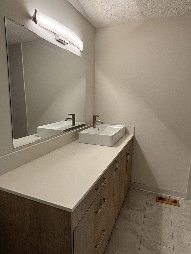 Building Photo - 4771 Stansbury Ln