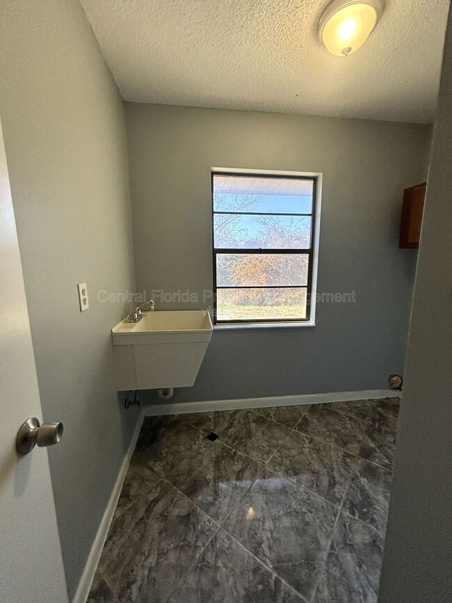 Building Photo - 12429 Sunshine Dr