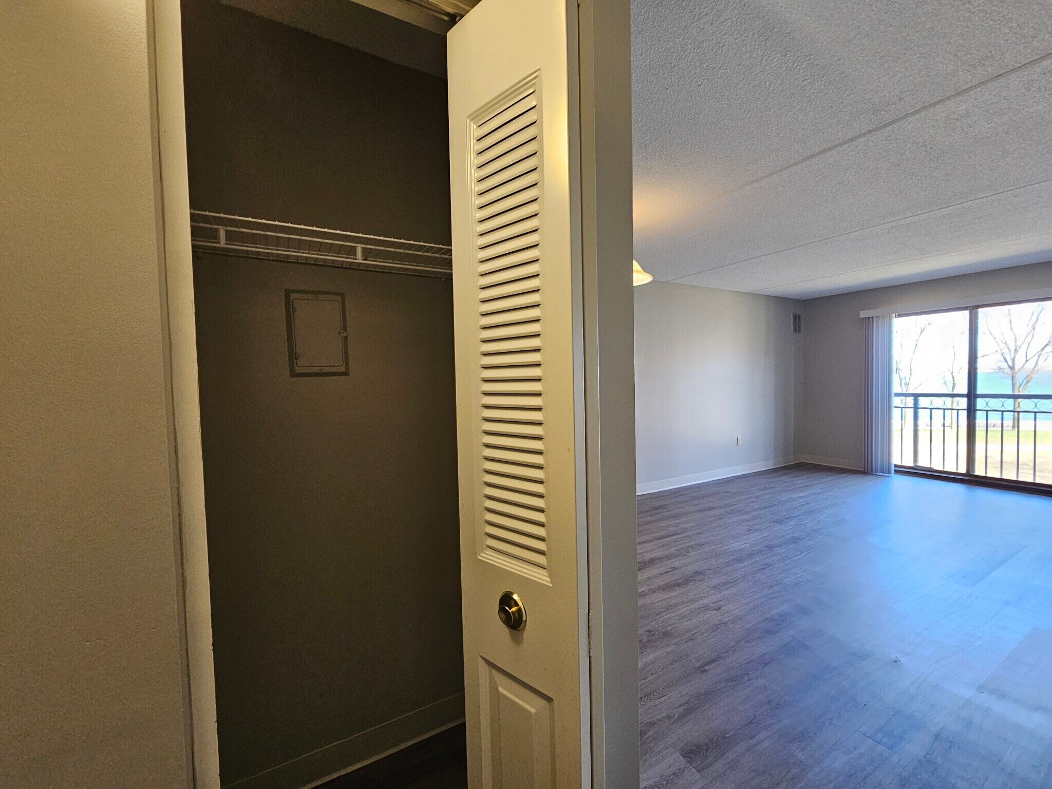 Building Photo - 65 N Point Dr