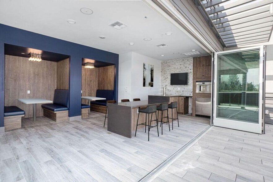 Building Photo - 398 Ortega Ave