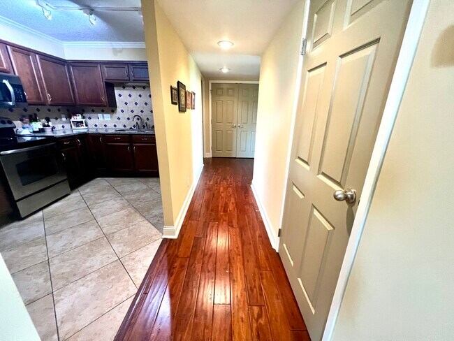 Building Photo - 1131 Stringers Ridge Rd