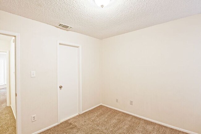 Building Photo - 5000 Cedar Springs Rd