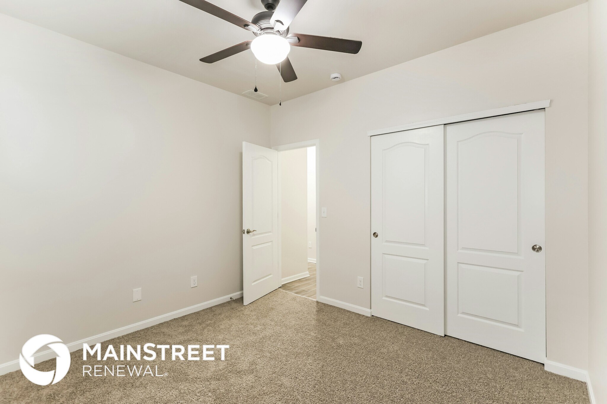 Building Photo - 6041 Edgemont Way