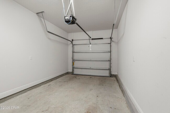 Building Photo - 1883 Pointe Dr