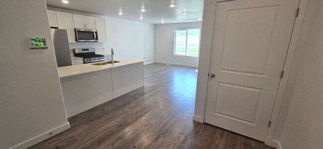 Building Photo - 1208 Summit Ridge Pkwy