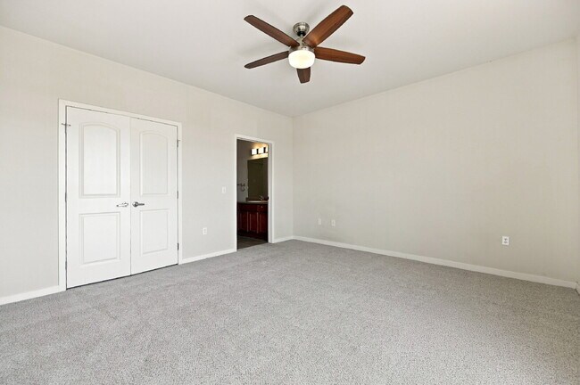 Building Photo - $2,195.95 - 2 bed, 2 bath Spacious Condo in Broomfield with AC and In Unit Laundry!