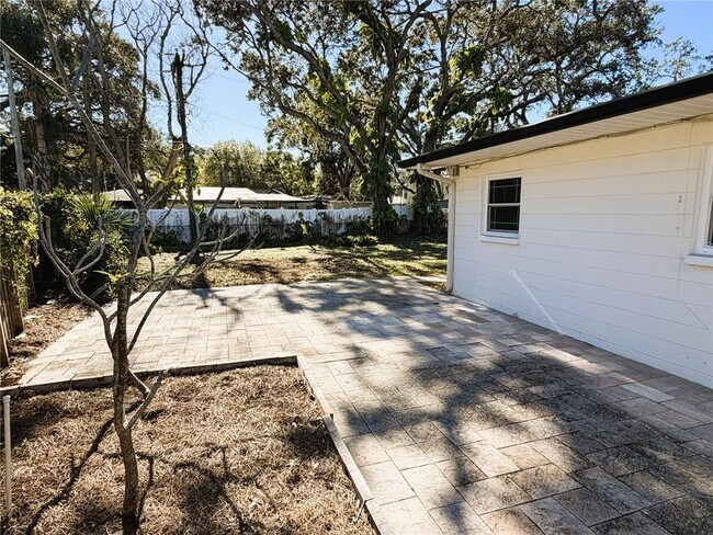 Building Photo - 4640 W Lamb Ave