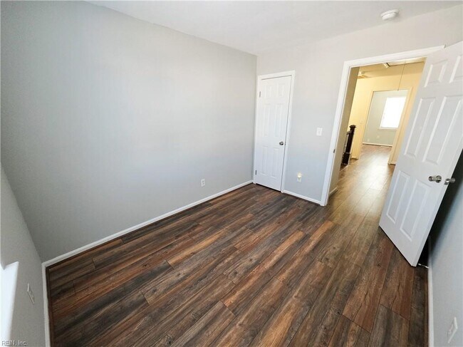 Upstairs Bedroom 2 - 662 Biltmore Dr