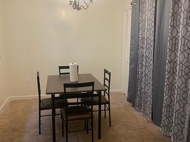 Building Photo - 831 Edpas Rd