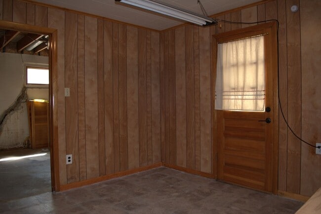 Building Photo - Marvelous 4 Bed 2.5 Bath House In Quarry H...