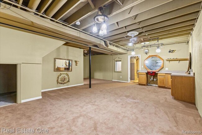 Building Photo - 2475 Horace St