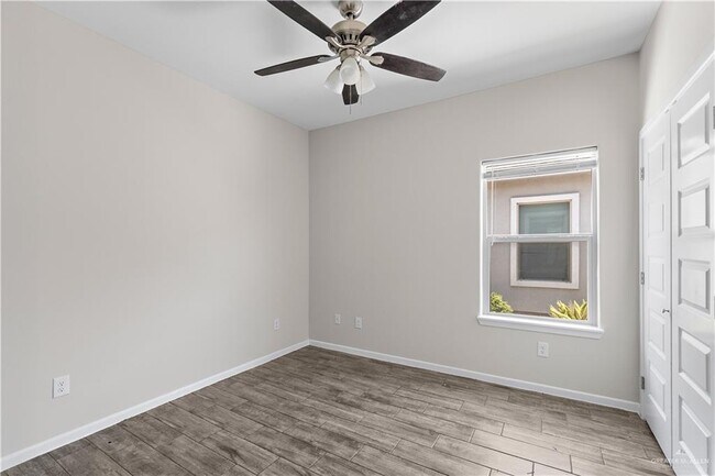 Building Photo - 17 Kentucky St