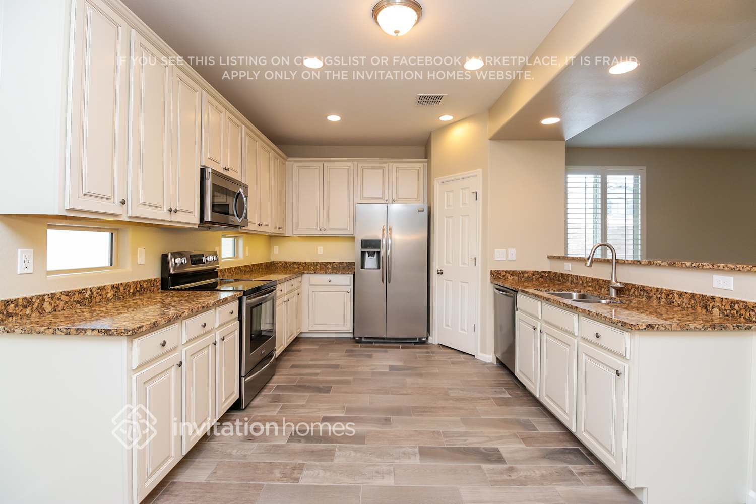 Building Photo - 3962 E Sourwood Dr