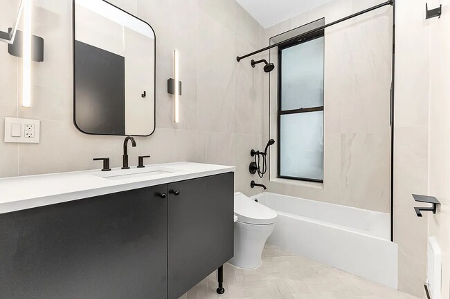 Building Photo - 314 W 51st St