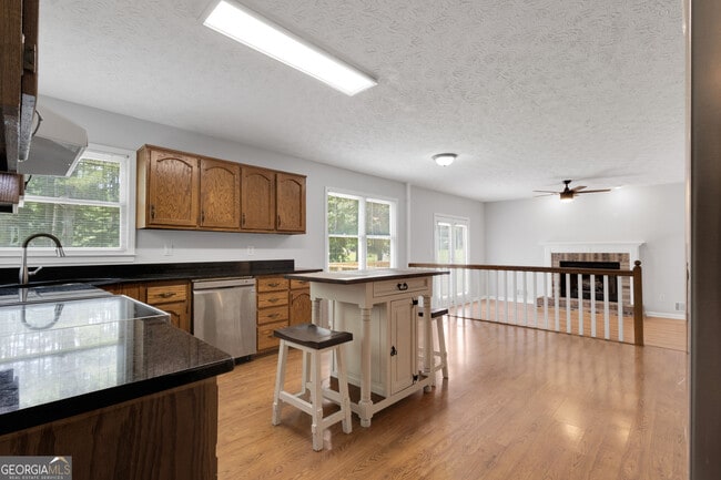 Building Photo - 115 Rockhurst Chase