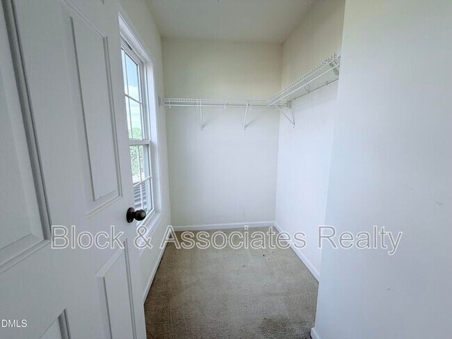 Building Photo - 536 Gooseberry Dr