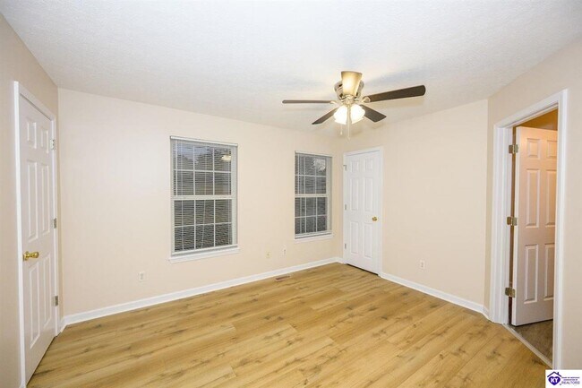 Building Photo - 130 Skyline Dr