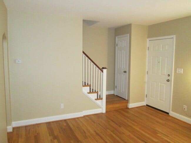 Building Photo - Updated 3 BR Townhome - North Hampden!