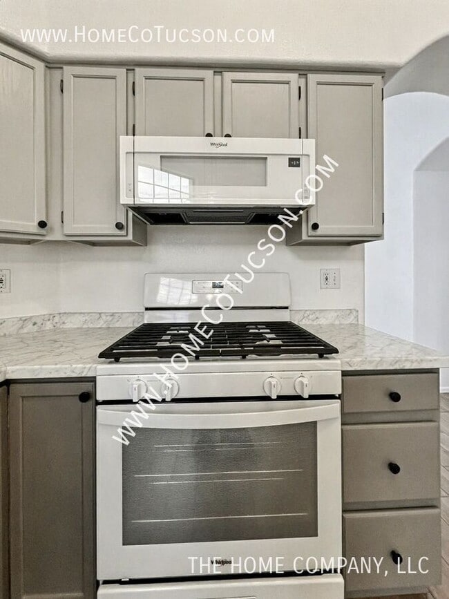 Building Photo - 2660 W Camino del Sitio