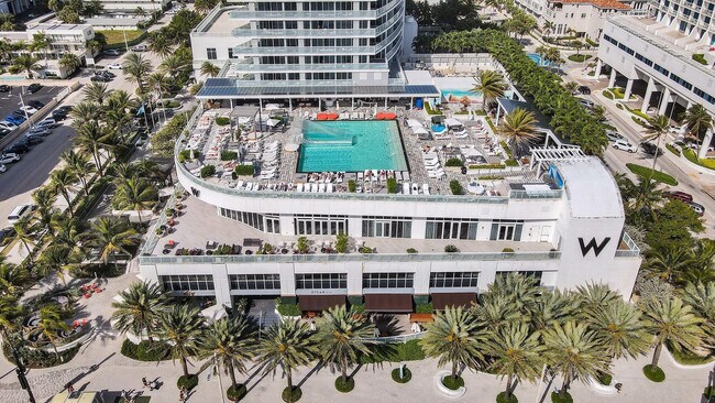 Building Photo - 3101 Bayshore Dr