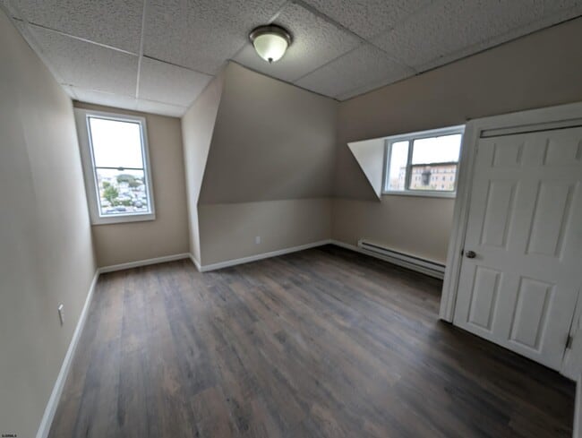 Building Photo - 16 N Iowa Ave