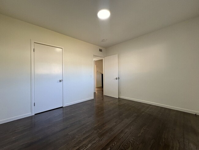 Building Photo - Charming 2 Bedroom, 2 Bathroom Home in Redwood City