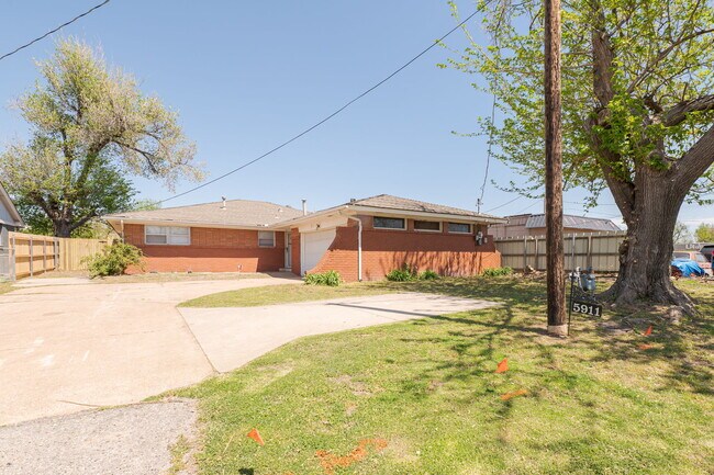 Building Photo - 5911 NW 30th St
