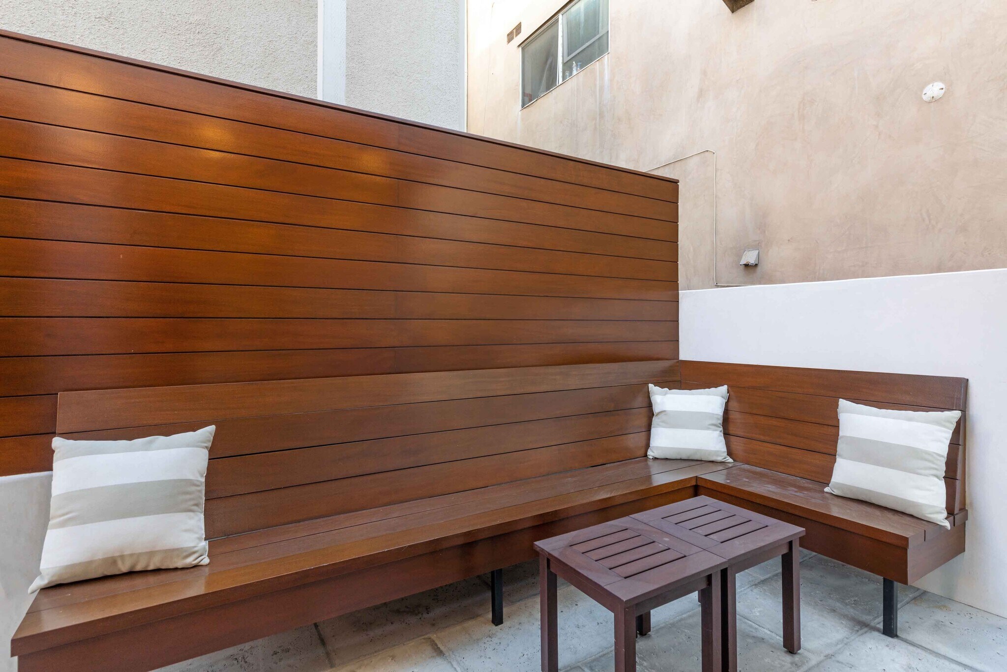 Building Photo - 716 Manhattan Ave