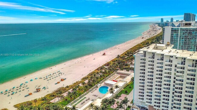 Building Photo - 2924 Collins Ave